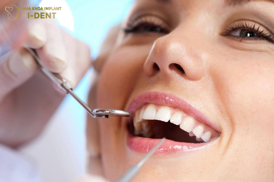 Lựa chọn nha khoa uy tín để hạn chế tình trạng lắp răng sứ kênh