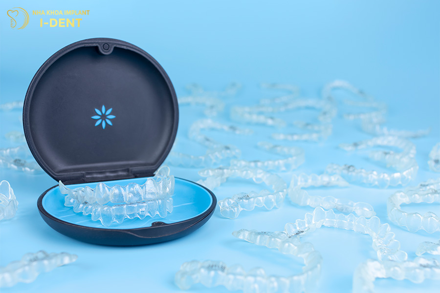 Khay niềng răng trong suốt Invisalign