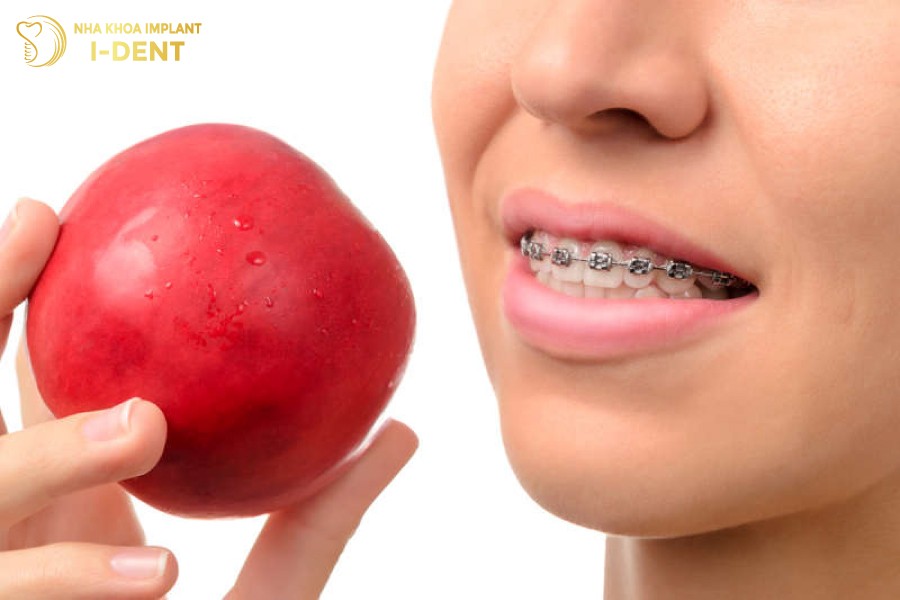 Thường xuyên ăn nhiều đồ cứng, dai sẽ ảnh hưởng tới sức khỏe răng miệng