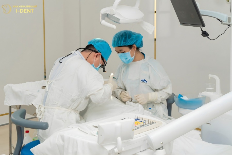 dán răng sứ có phải mài răng không