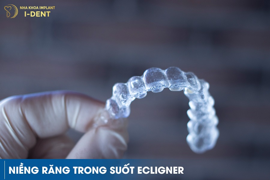 Niềng răng trong suốt Ecligner