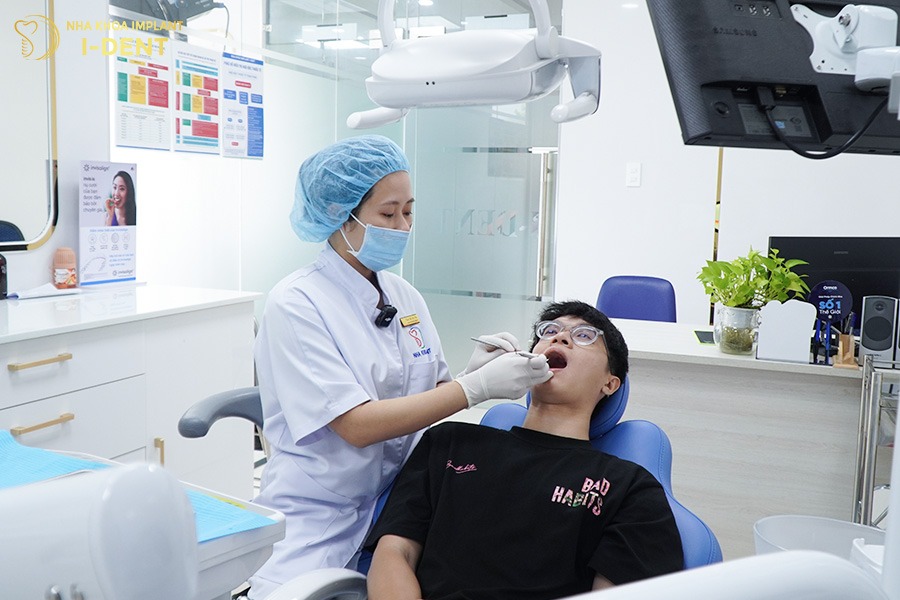 niềng răng invisalign 1 hàm