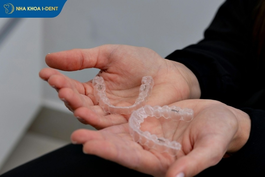 chi phí niềng răng trong suốt