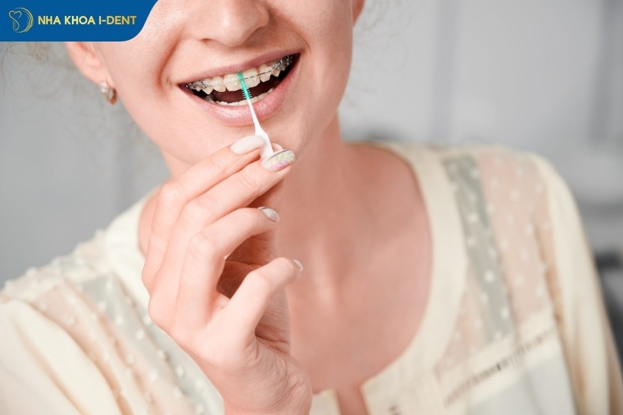 vệ sinh răng miệng cẩn thận