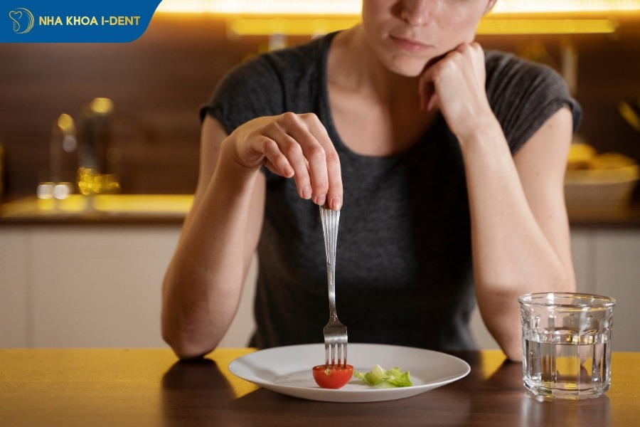 niềng răng có bị hóp thái dương không