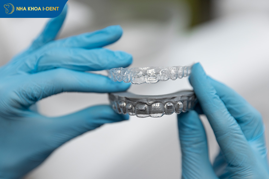 khay niềng Ecligner được làm từ vật liệu PET-G trong suốt an toàn cho sức khỏe.
