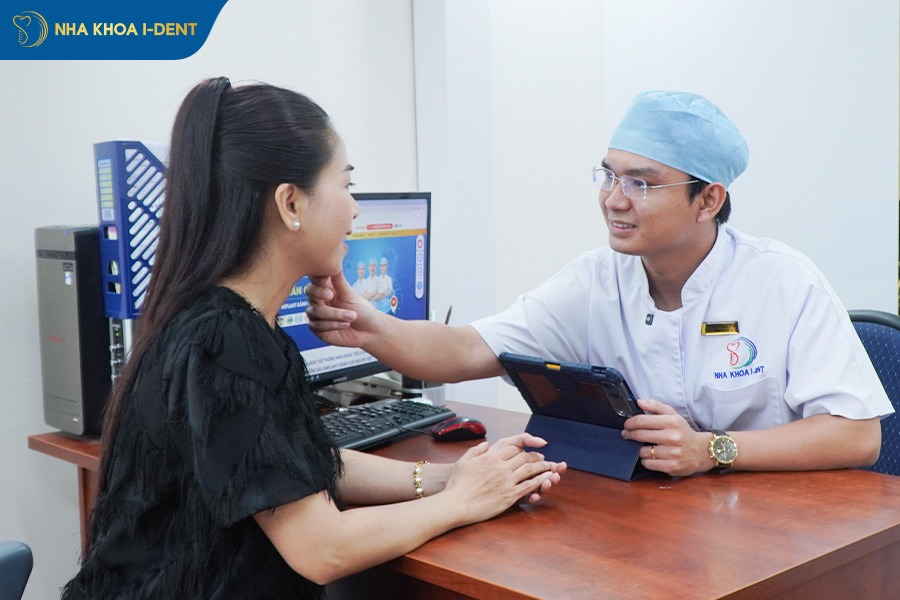 làm răng sứ đẹp