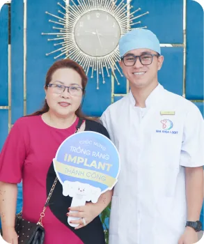 Bác Sĩ Cki Hoàng Nguyễn Đình Tín Trong Quá Trình Điều Trị Và Thăm Khám