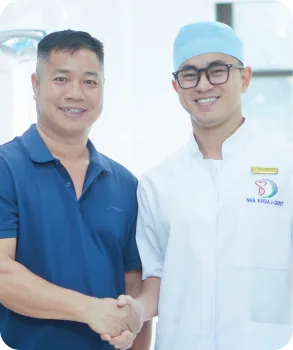 Bác Sĩ Cki Hoàng Nguyễn Đình Tín Trong Quá Trình Điều Trị Và Thăm Khám