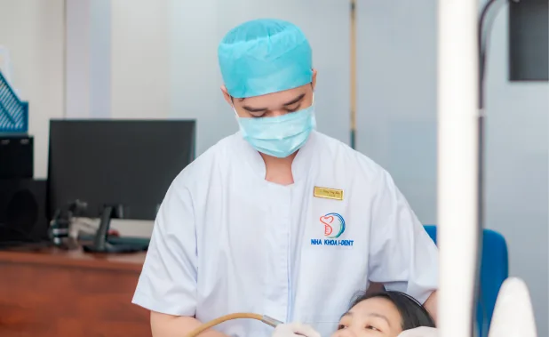 Bác Sĩ Đặng Duy Thái Tận Tậm Trong Mỗi Ca Điều Trị