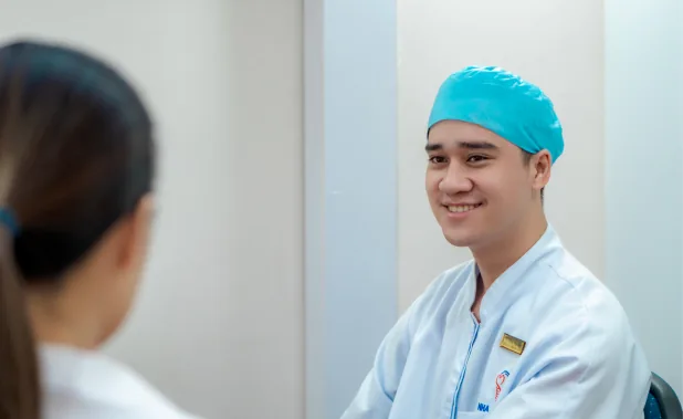 Bác Sĩ Đặng Duy Thái Tận Tậm Trong Mỗi Ca Điều Trị