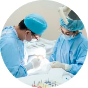 Bệnh nhân sẽ được cấy implant toàn hàm bởi đội ngũ bác sĩ chuyên môn giỏi của nha khoa I-Dent.