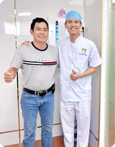 Bác Sĩ Trong Quá Trình Điều Trị Và Thăm Khám