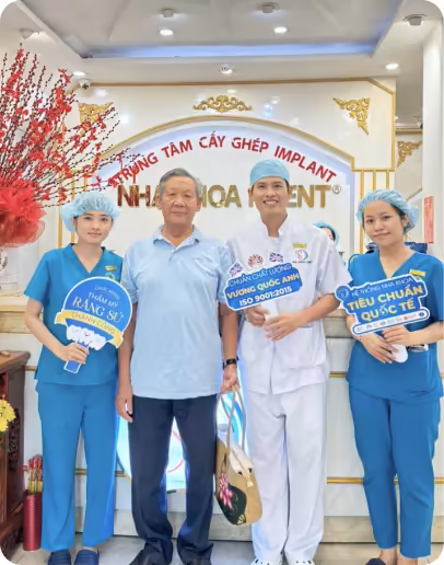 Bác Sĩ Trong Quá Trình Điều Trị Và Thăm Khám