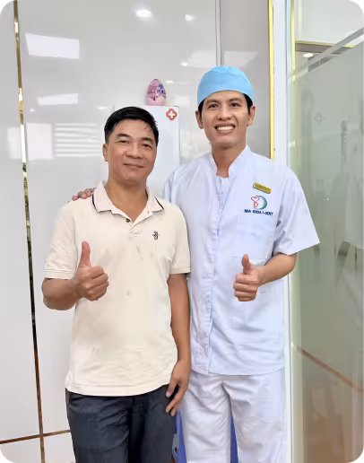 Bác Sĩ Trong Quá Trình Điều Trị Và Thăm Khám