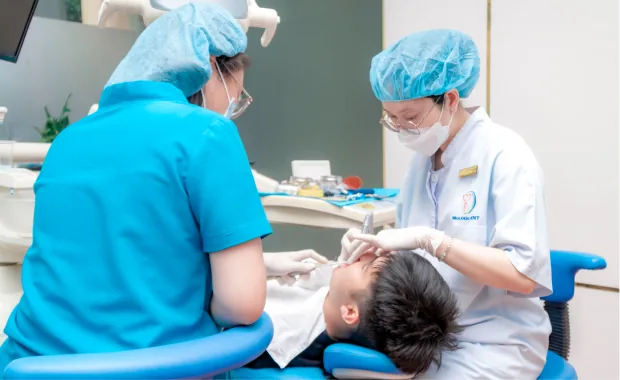 Bác Sĩ Cki Ngô Thị Phương Thảo Luôn Tiến Hành Thăm Khám Tổng Quát Tình Trạng Răng Miệng