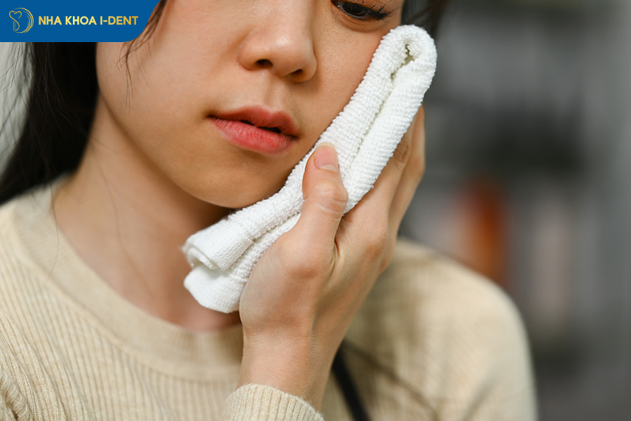 nhổ răng khôn có sưng không