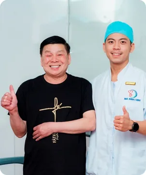 Bác Sĩ Trong Quá Trình Điều Trị Và Thăm Khám