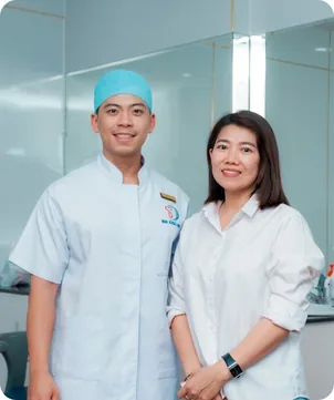 Bác Sĩ Trong Quá Trình Điều Trị Và Thăm Khám