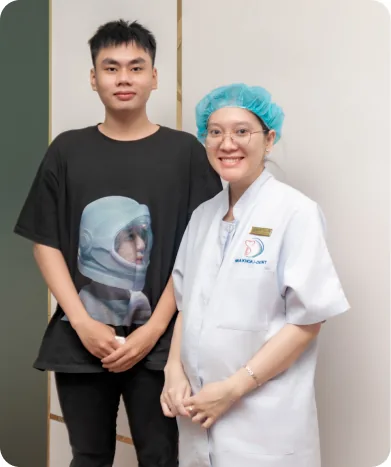 Bác Sĩ Trong Quá Trình Điều Trị Và Thăm Khám