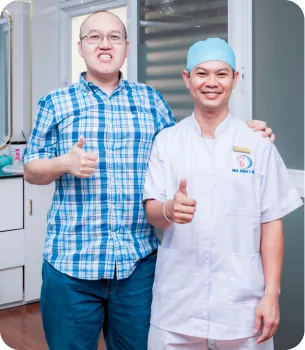 Bác Sĩ Trong Quá Trình Điều Trị Và Thăm Khám