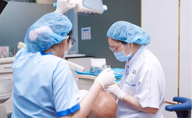 Bác Sĩ Ngô Thị Phương Thảo Tận Tậm Trong Mỗi Ca Điều Trị