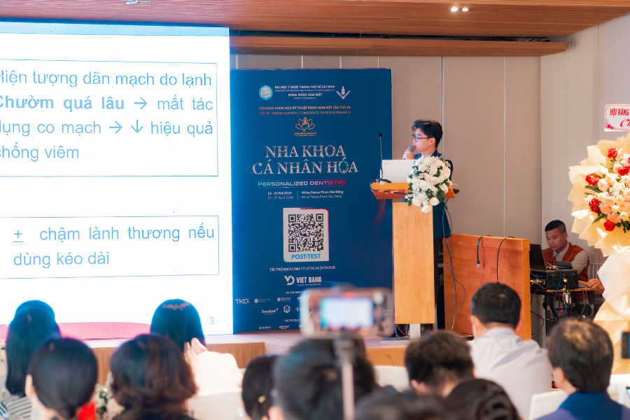 Bác sĩ Thành Luân và bác sĩ Vũ Khánh đã hoàn thành xuất sắc phần trình bày trong buổi báo cáo khoa học 