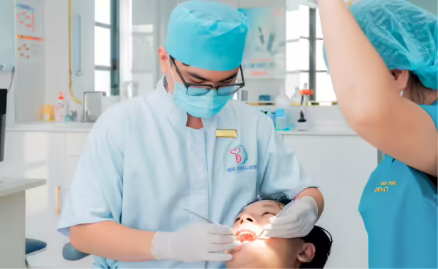 Bác Sĩ Nguyễn Vũ Khánh Tận Tậm Trong Mỗi Ca Điều Trị