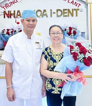 Bác Sĩ Trong Quá Trình Điều Trị Và Thăm Khám
