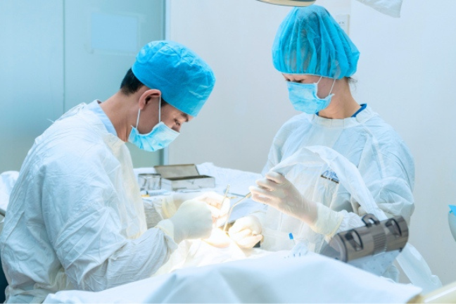 Dr. Mai Hong Thai Is Deeply Dedicated To Every Treatment.