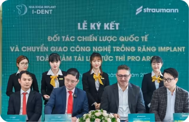 I-Dent Dental Clinic signed a strategic agreement with Straumann, the world's leading implant group, to transfer the Pro Arch technology.
