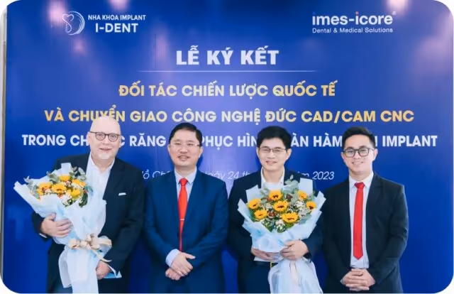I-Dent Dental Clinic signed an agreement with Imes-Icore Group (Germany) for the technology transfer of automated porcelain crown fabrication using CAD/CAM technology