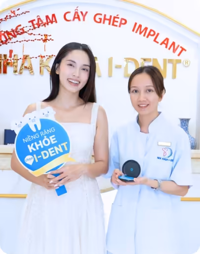 Khách hàng niềng răng Invisalign của bác sĩ Hồ Thị Thanh Thủy