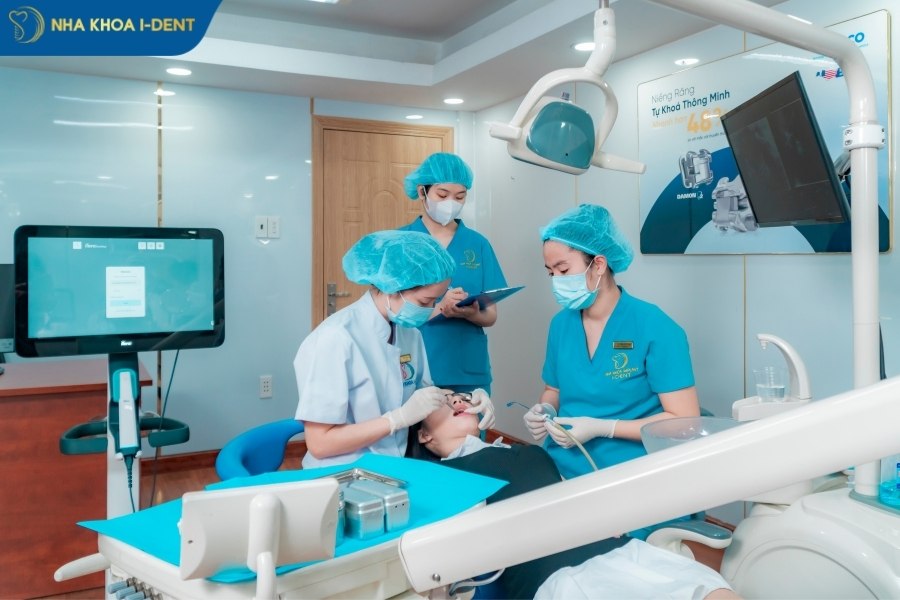 niềng mắc cài kim loại tự đóng