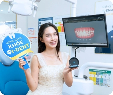 Bệnh nhân xem quá trình dịch chuyển răng