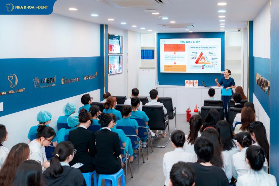 Nha khoa I-Dent diễn tập pccc