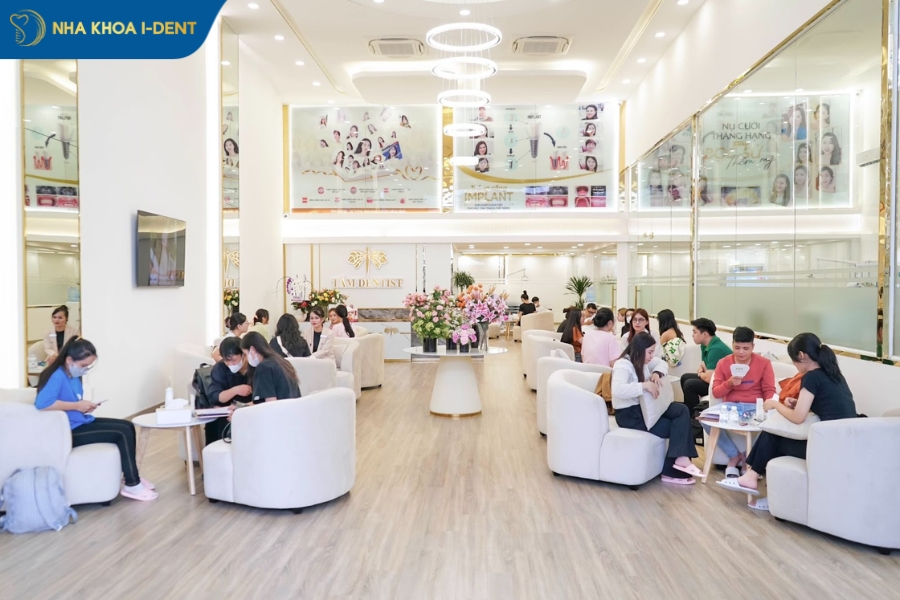 Nha khoa quận 10 mở cửa chủ nhật.
