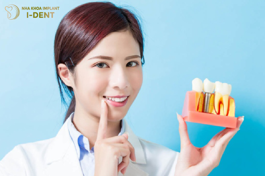 Về lâu dài, cấy ghép Implant sẽ giúp tiết kiệm chi phí hơn cầu sứ và răng tháo lắp Về lâu dài, cấy ghép Implant sẽ giúp tiết kiệm chi phí hơn cầu sứ và răng tháo lắp